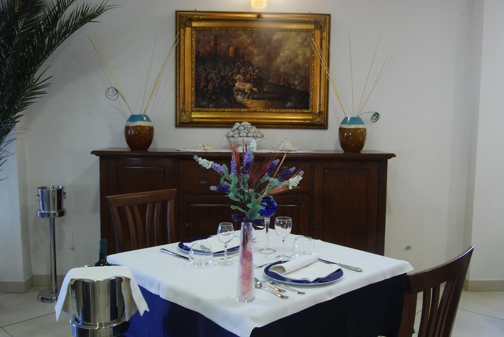 סניגליה Hotel Caggiari מראה חיצוני תמונה