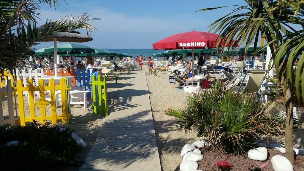 סניגליה Hotel Caggiari מראה חיצוני תמונה