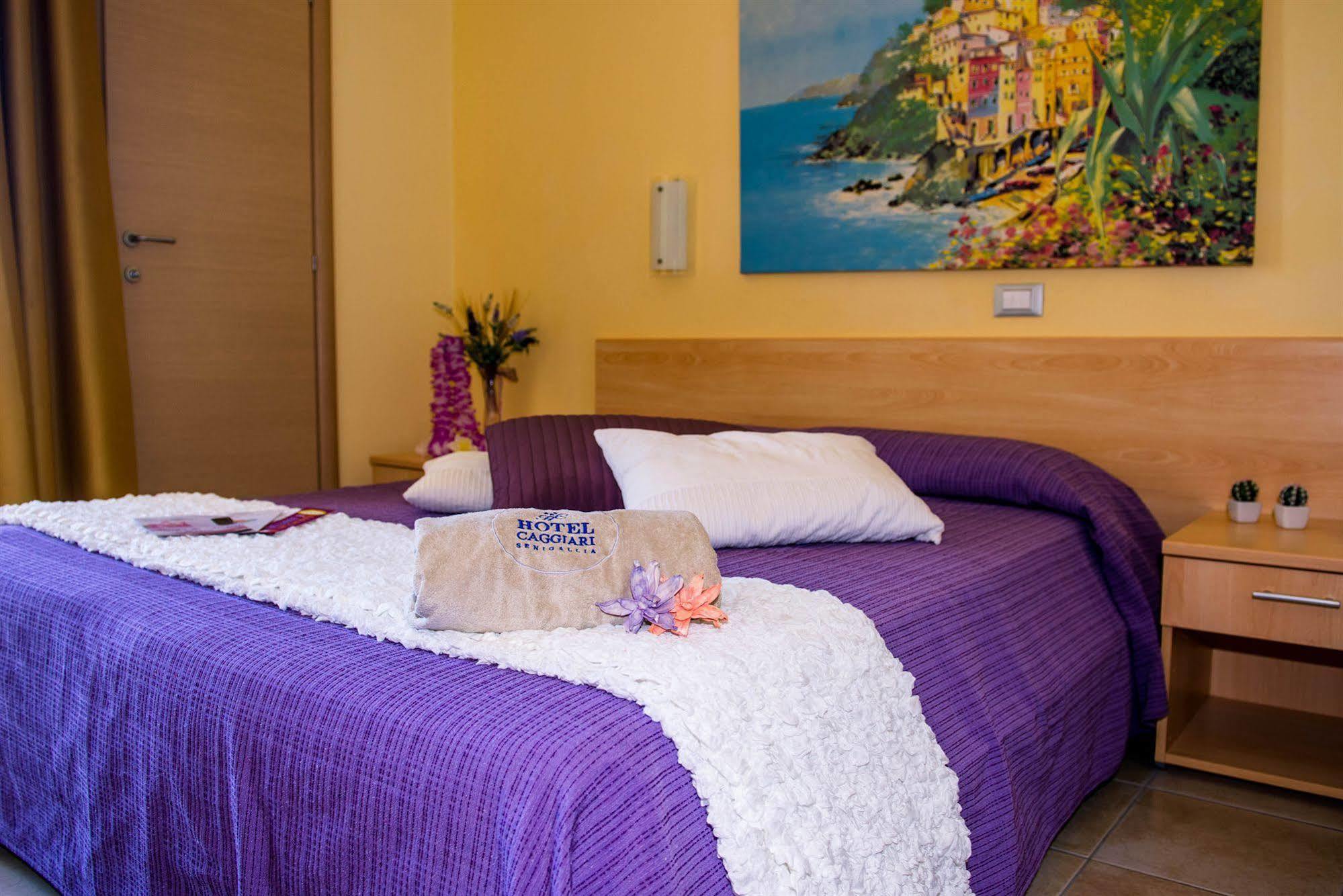 סניגליה Hotel Caggiari מראה חיצוני תמונה
