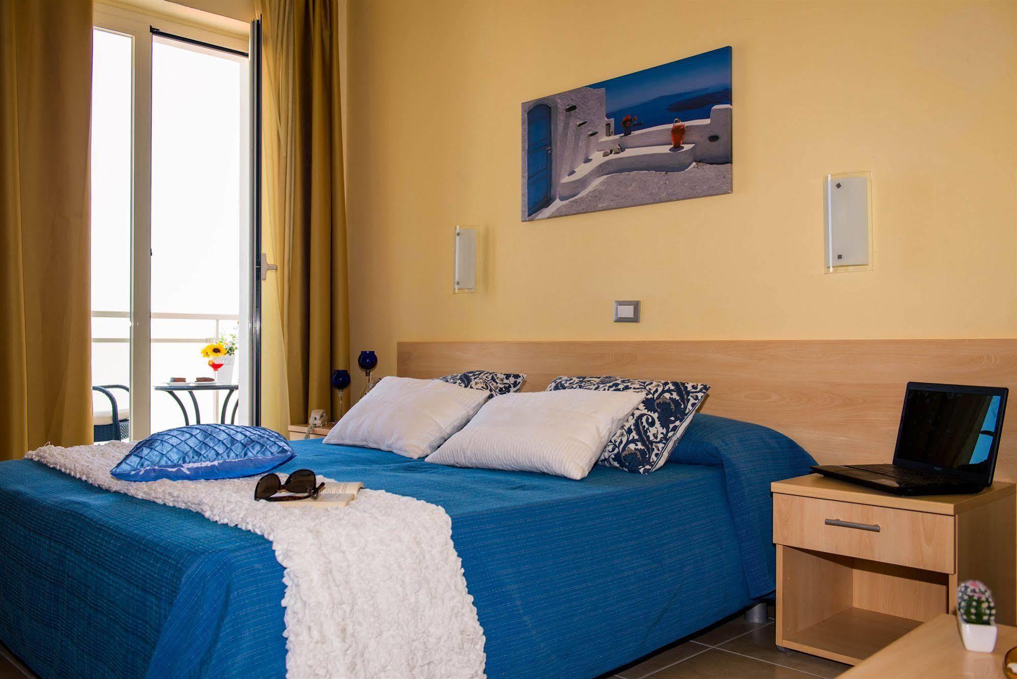סניגליה Hotel Caggiari מראה חיצוני תמונה