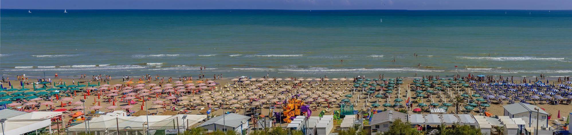 סניגליה Hotel Caggiari מראה חיצוני תמונה