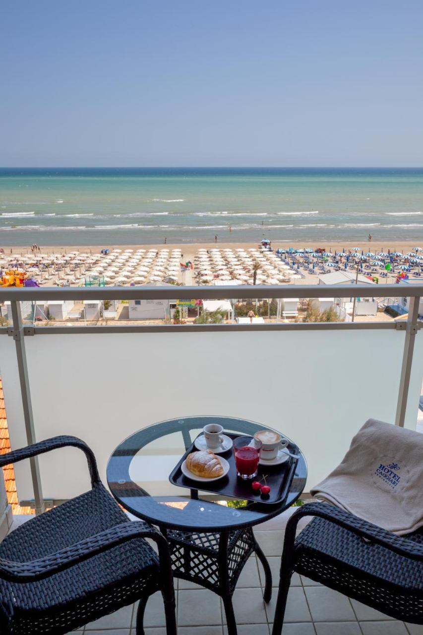 סניגליה Hotel Caggiari מראה חיצוני תמונה