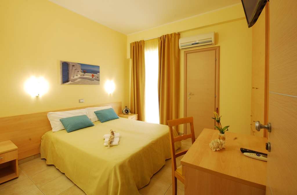סניגליה Hotel Caggiari חדר תמונה